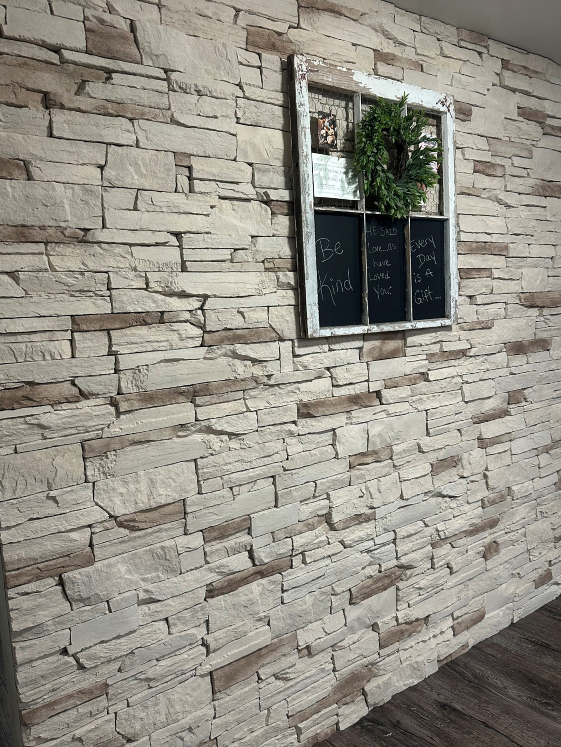 Light Sedistone stone veneer accent wall